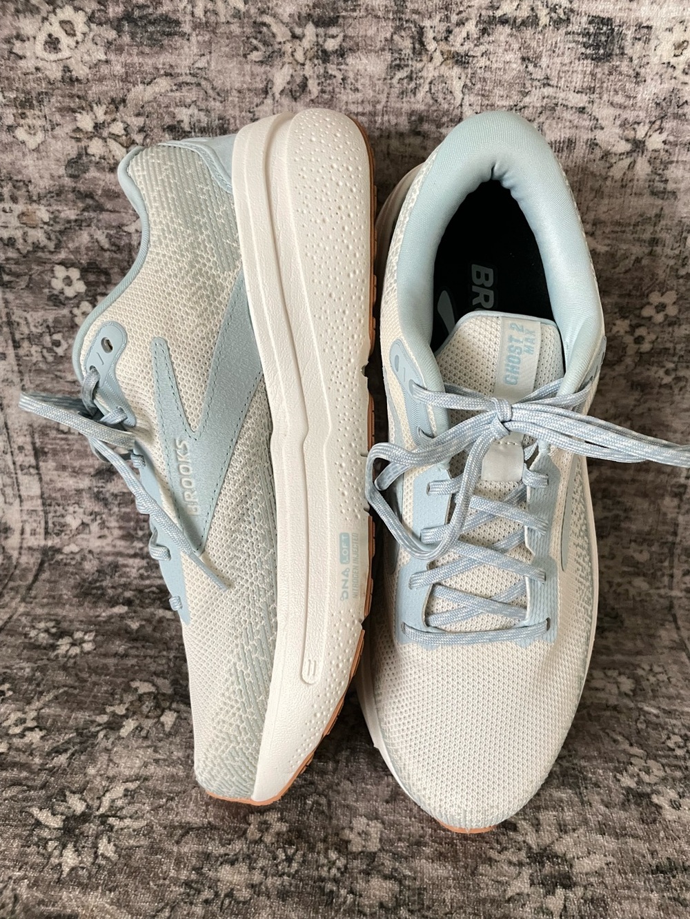 Brooks Ghost Max 2 Running Shoes Cream Size 11 Women - Picture 5 of 10